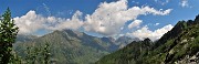 44 Panorama dall'alto del Vallone verso i monti del Longo e del Calvi